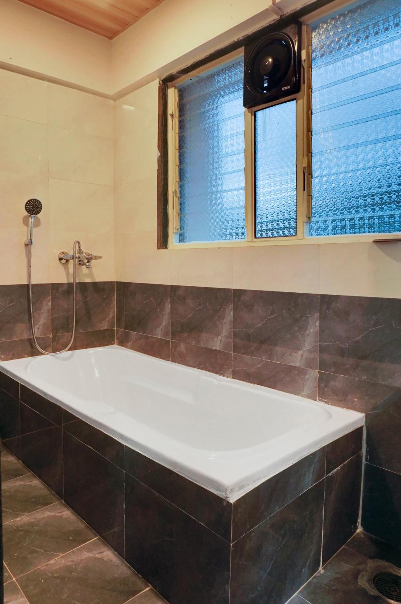 Hotel Orchard Park Πούνε Εξωτερικό φωτογραφία