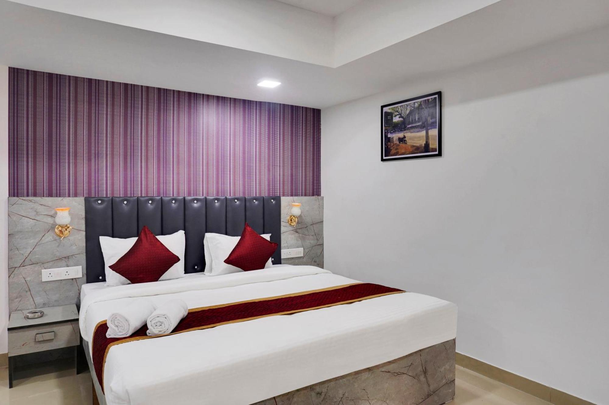 Hotel Orchard Park Πούνε Εξωτερικό φωτογραφία