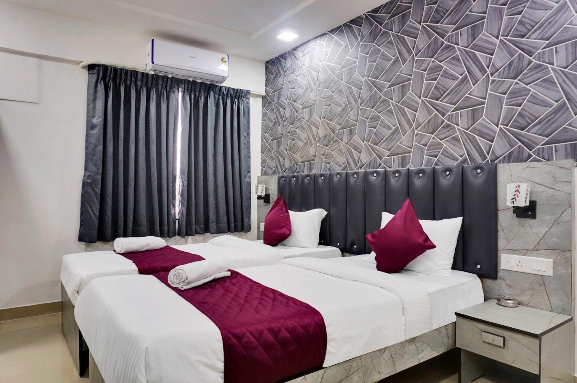 Hotel Orchard Park Πούνε Εξωτερικό φωτογραφία