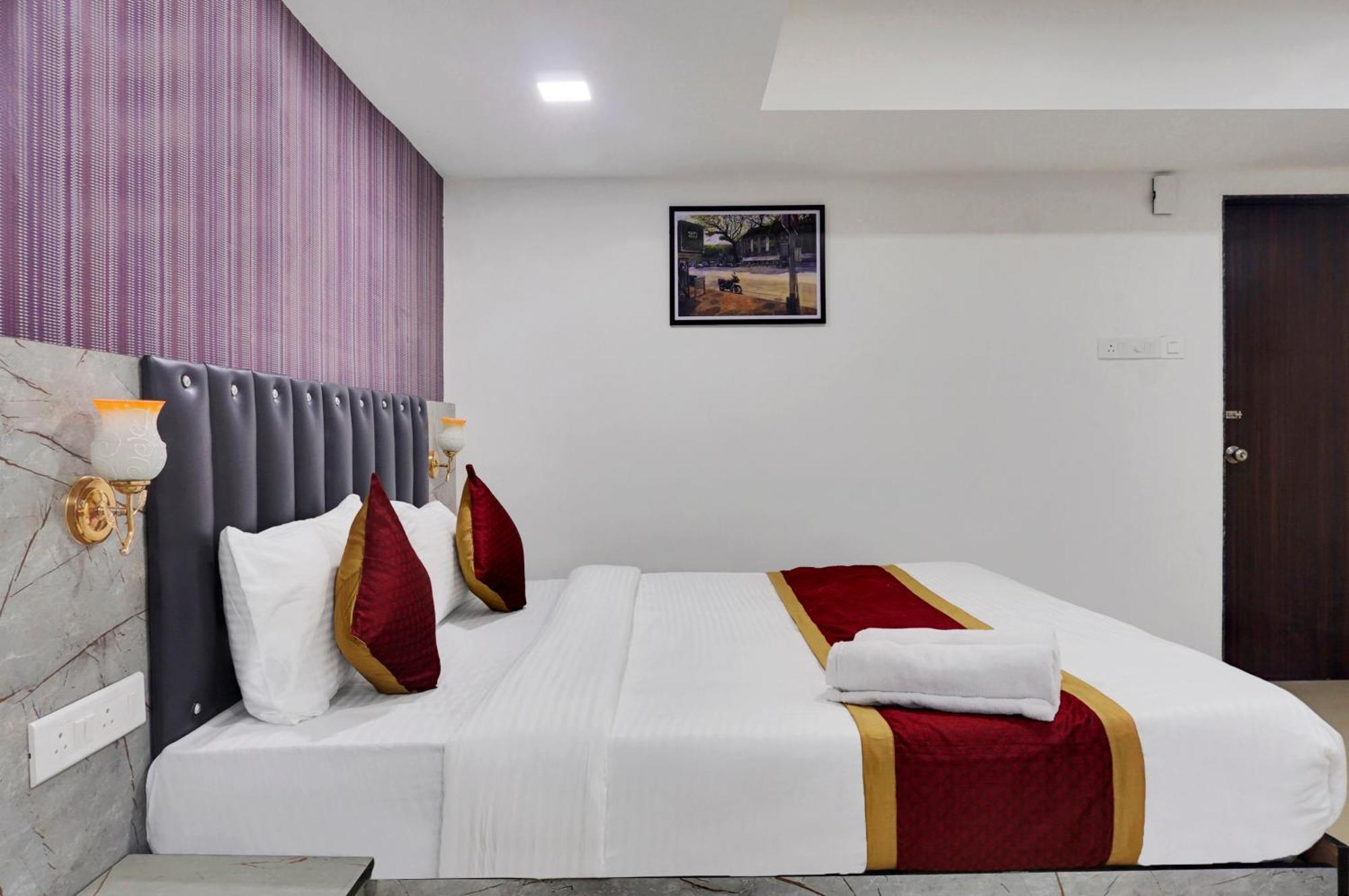 Hotel Orchard Park Πούνε Εξωτερικό φωτογραφία