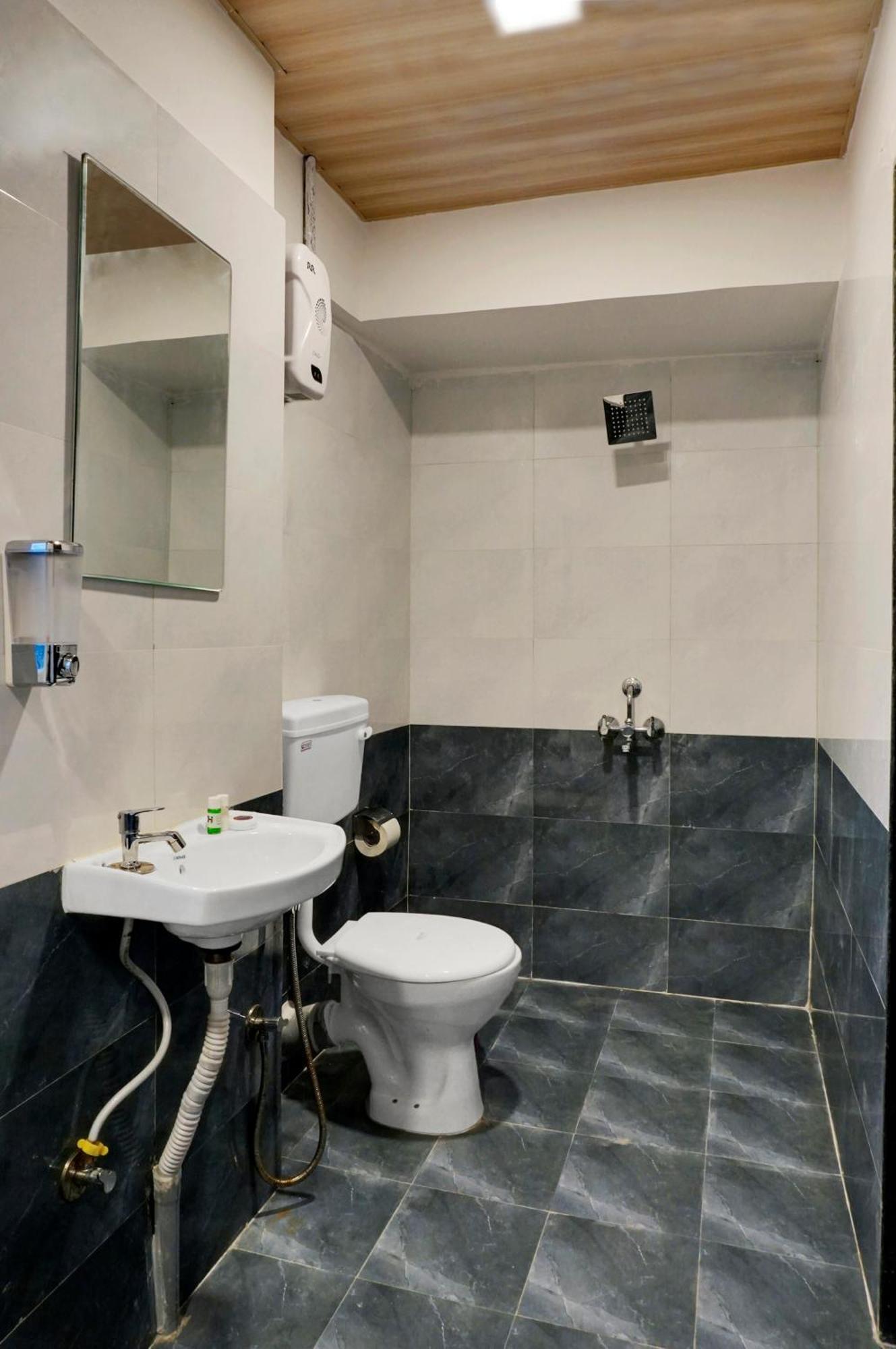 Hotel Orchard Park Πούνε Εξωτερικό φωτογραφία