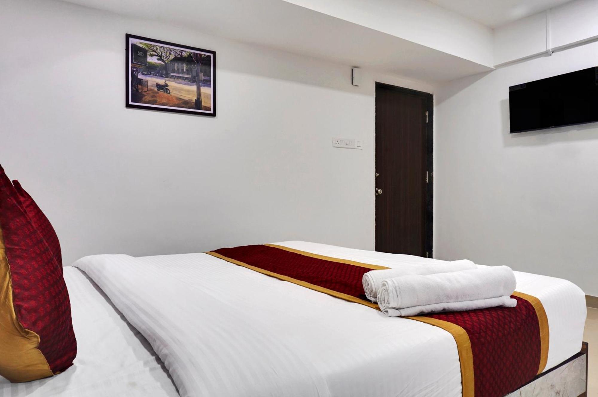 Hotel Orchard Park Πούνε Εξωτερικό φωτογραφία