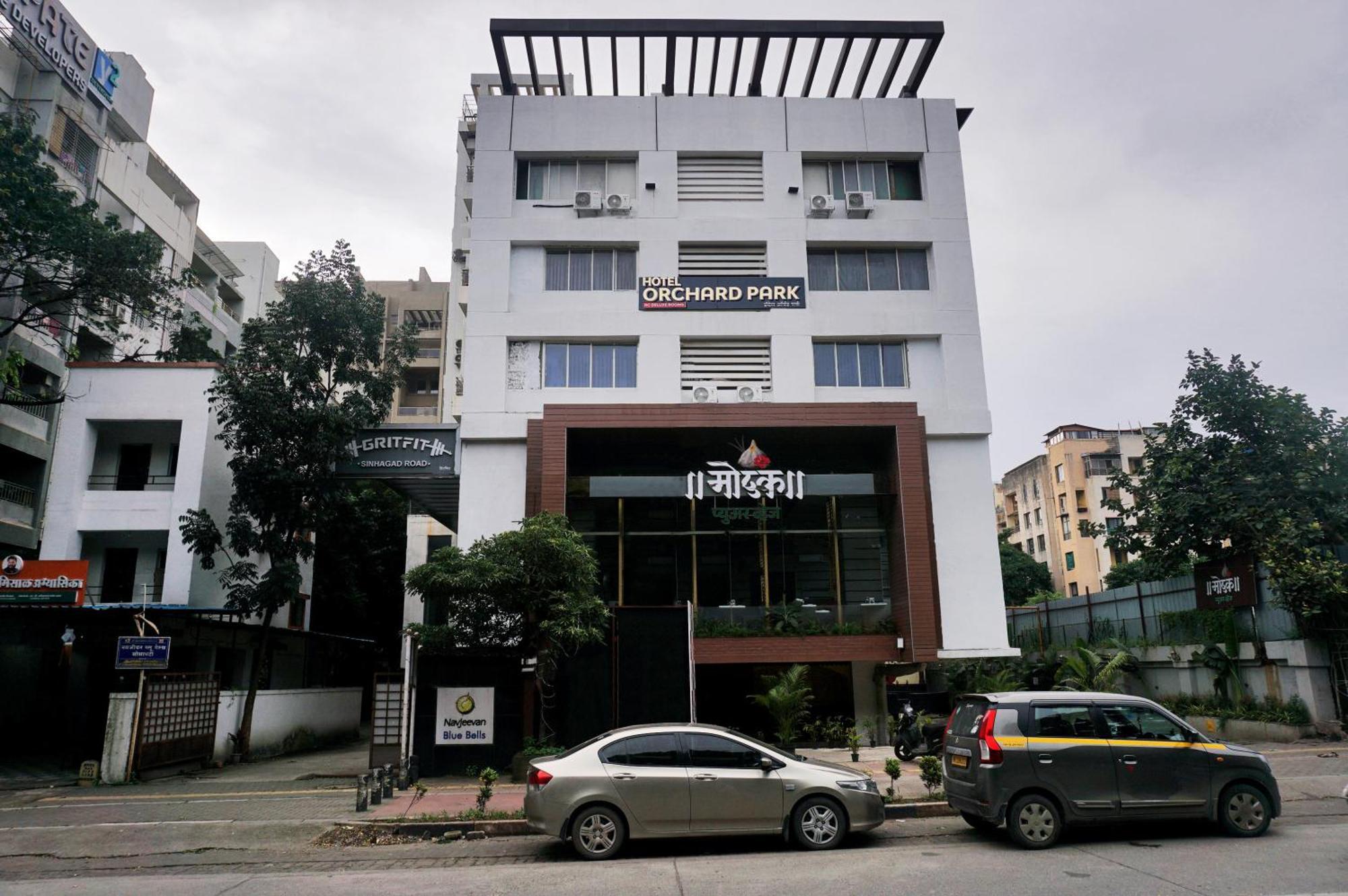 Hotel Orchard Park Πούνε Εξωτερικό φωτογραφία