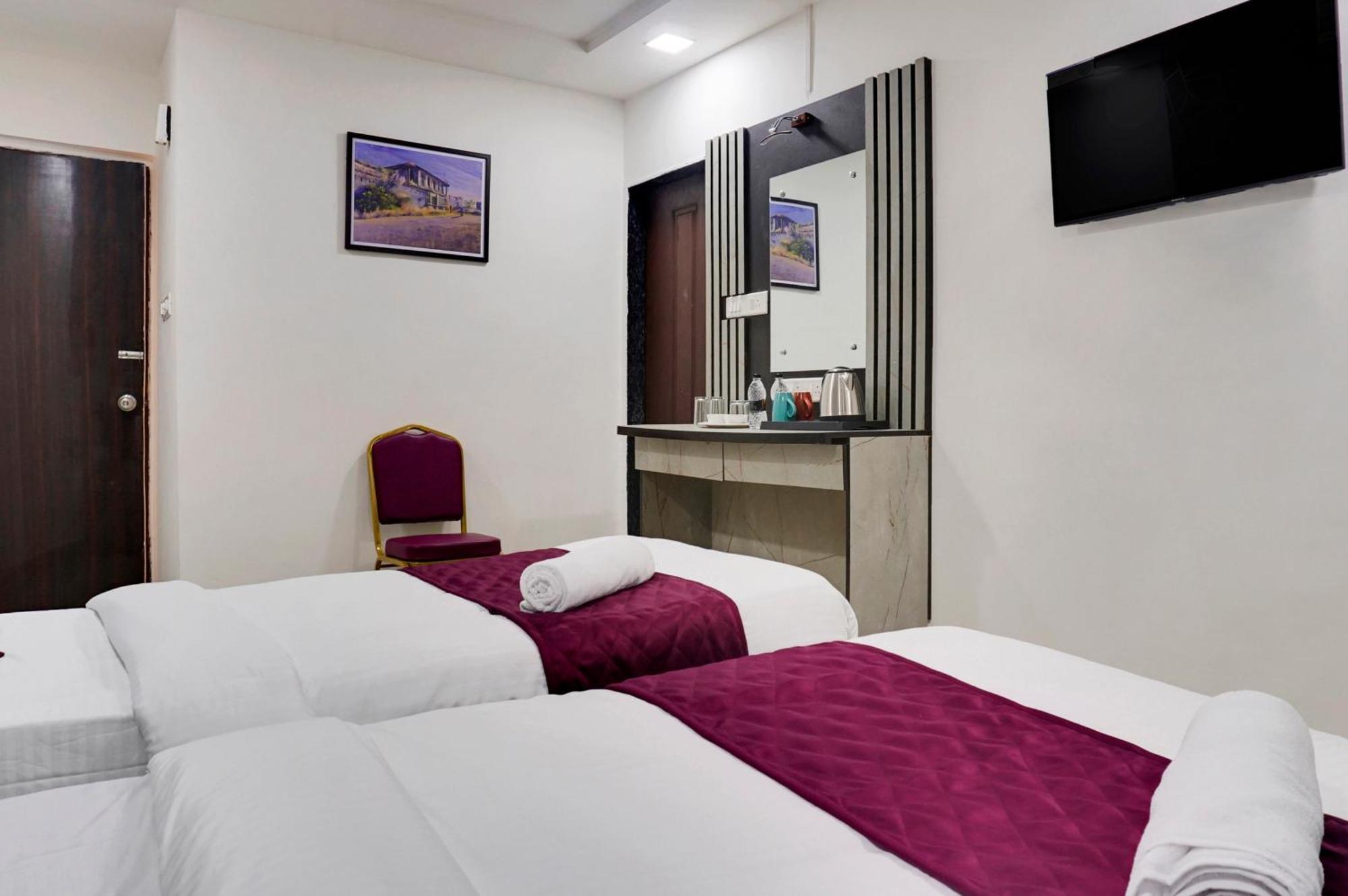Hotel Orchard Park Πούνε Εξωτερικό φωτογραφία