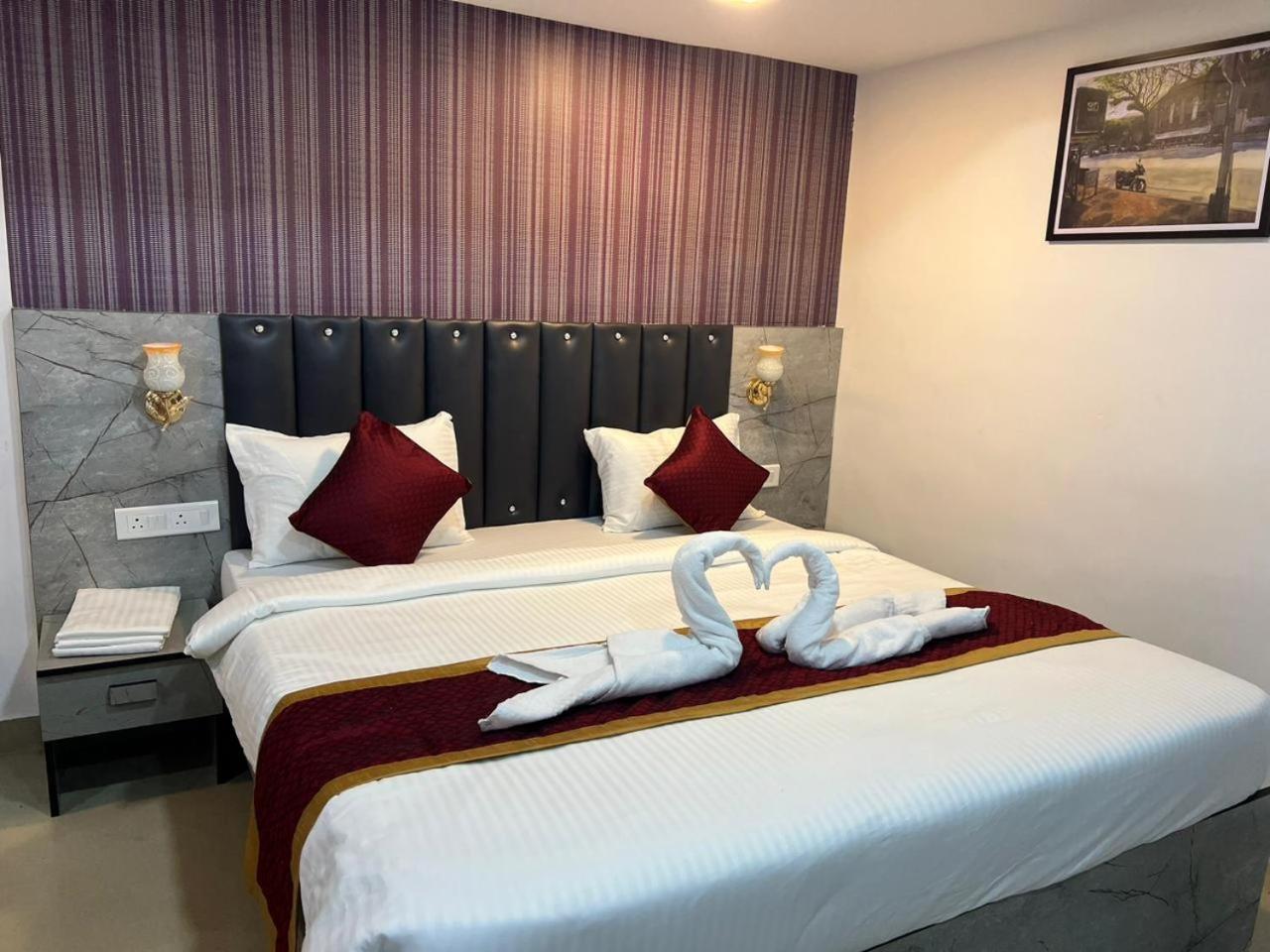 Hotel Orchard Park Πούνε Εξωτερικό φωτογραφία